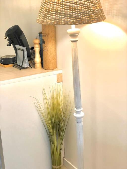 Le Brusc. Design, Parking, Wifi & Double Vue! Apartment Six-Fours-les-Plages